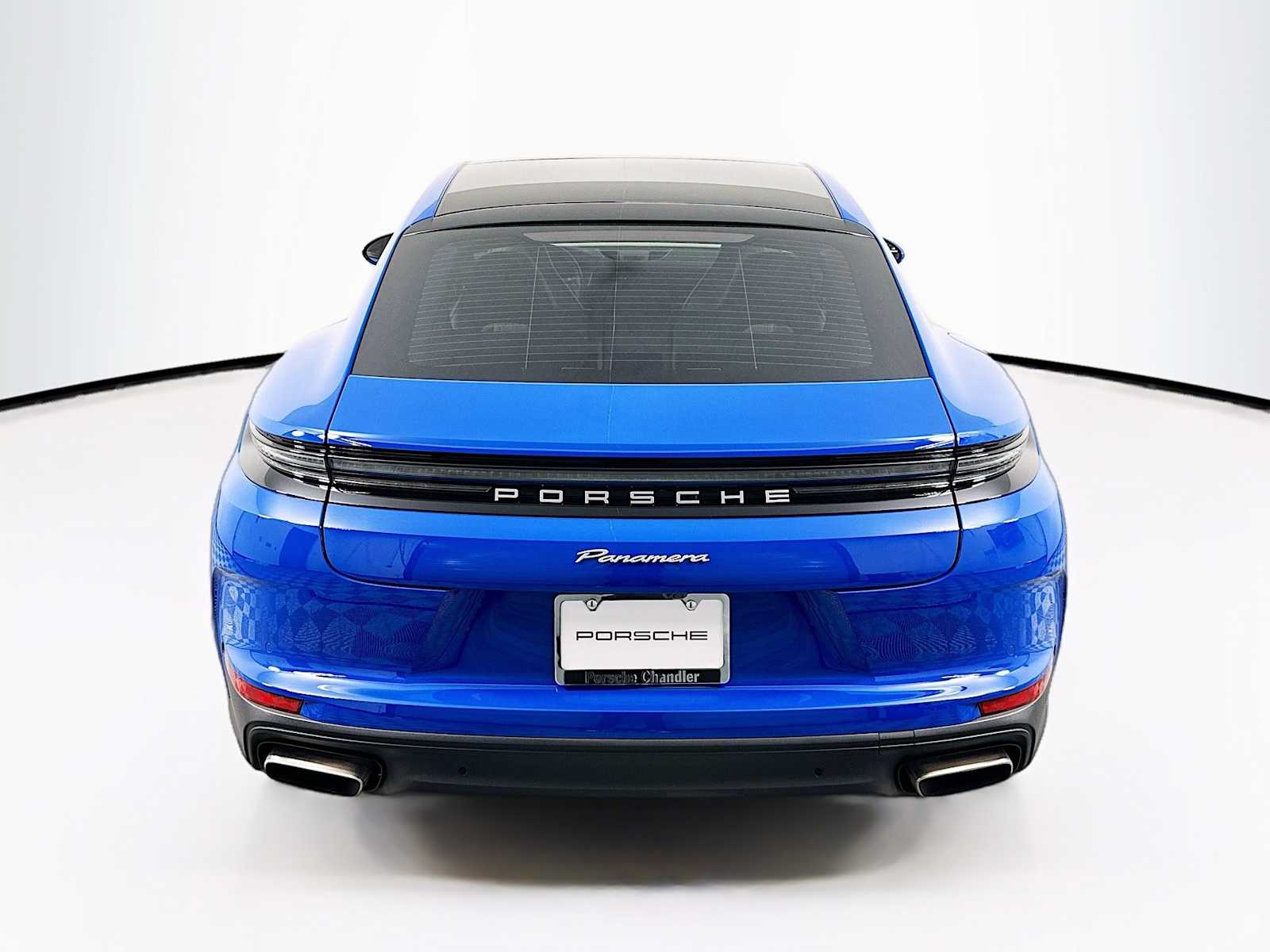 2025 Porsche Panamera photo 10