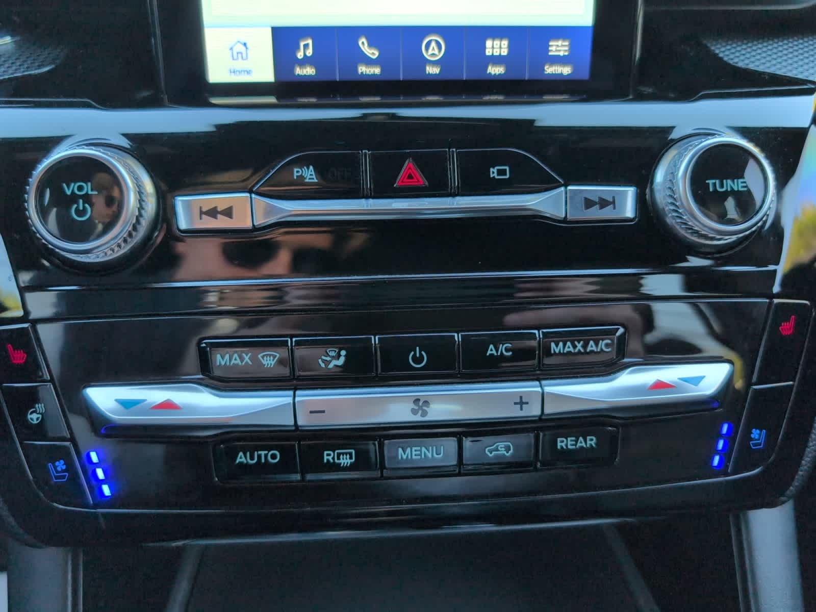 2022 Ford Explorer ST photo 20