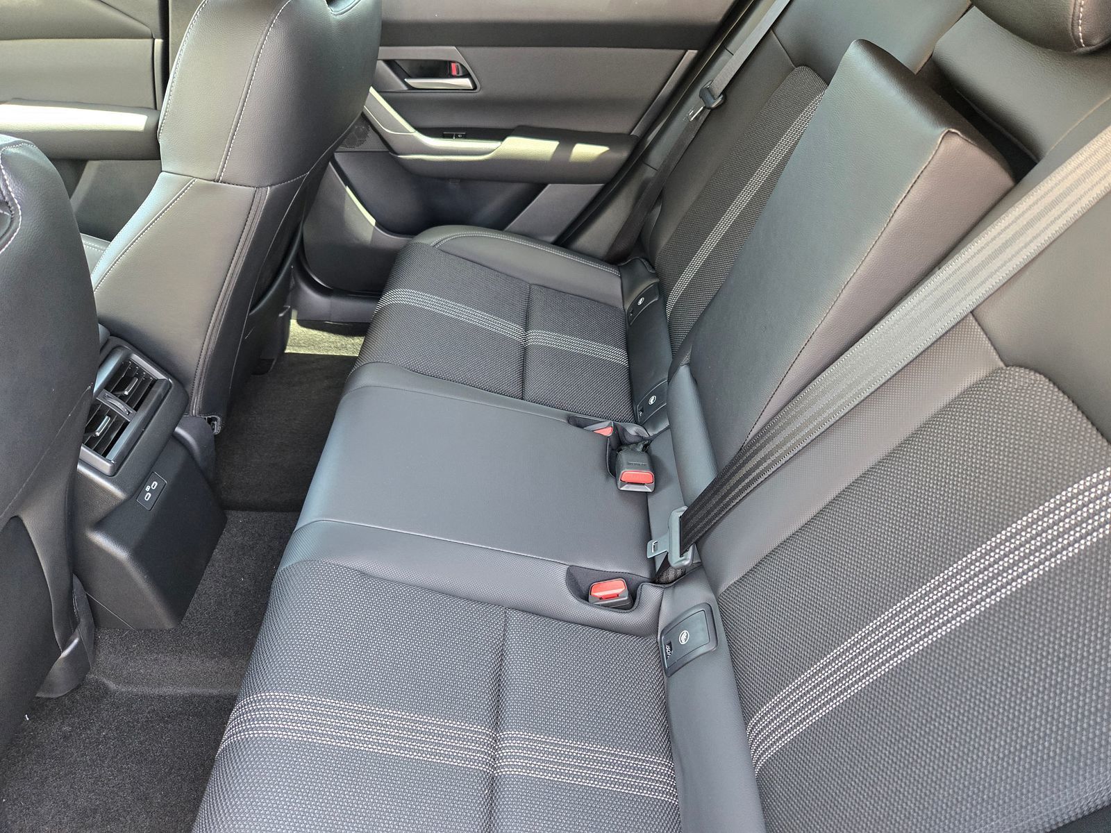2025 Mazda CX-50 Preferred photo 5