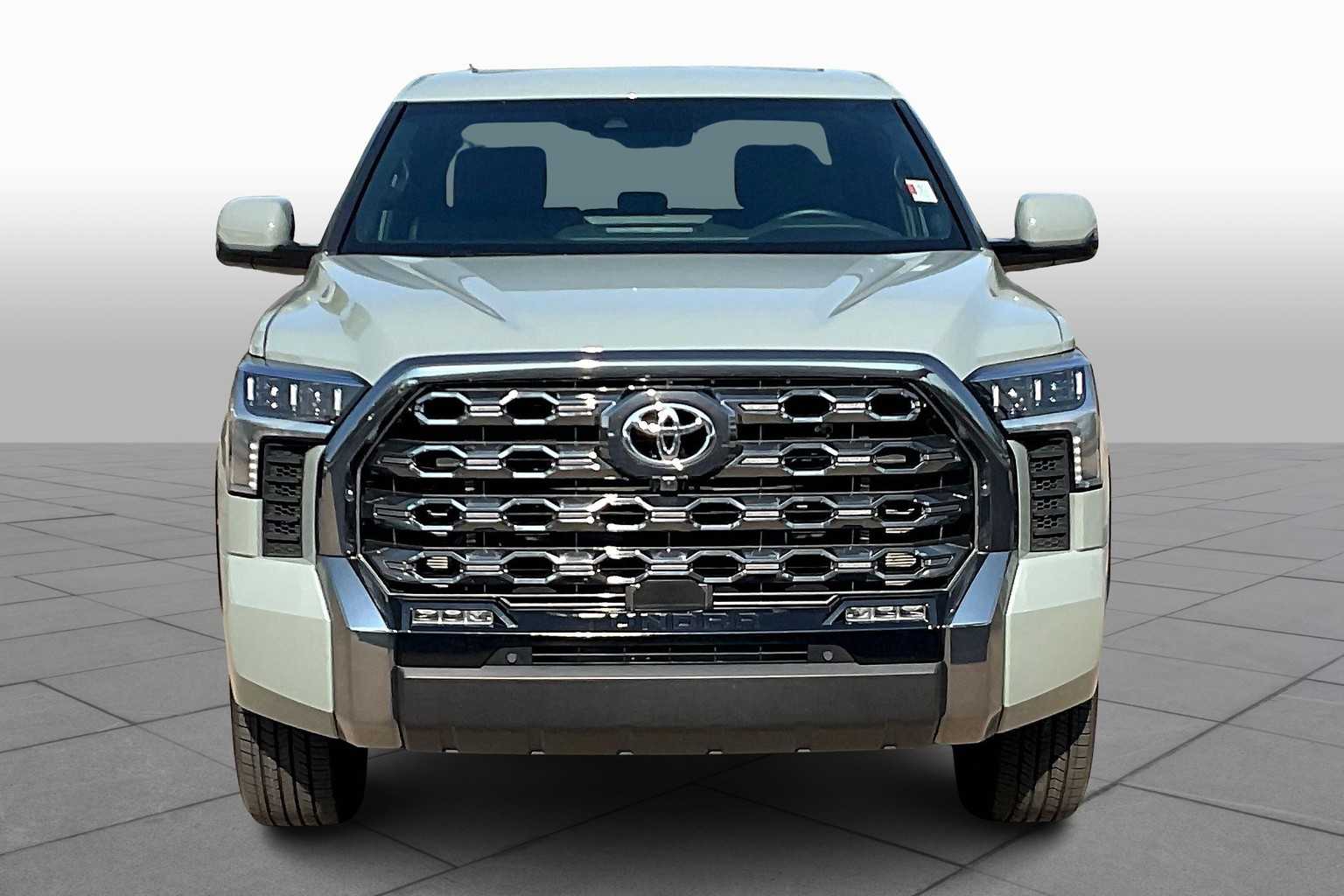 2025 Toyota Tundra Platinum photo 3
