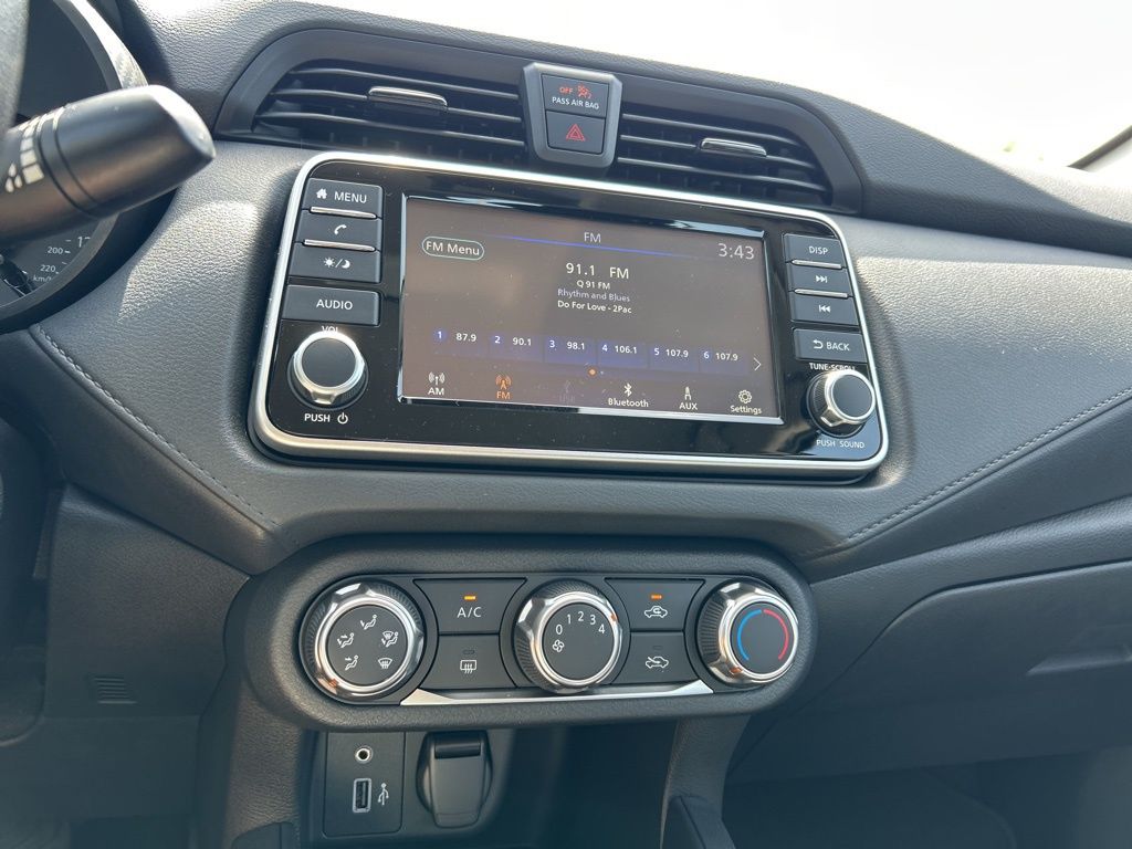 2025 Nissan Versa S photo 24