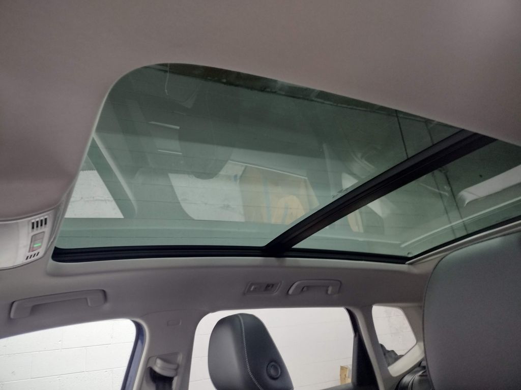 2023 Volkswagen Taos SE photo 19
