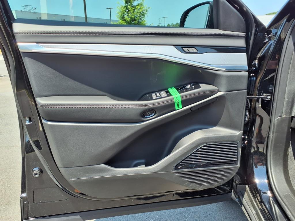 2025 Jeep Wagoneer S Launch Edition photo 4