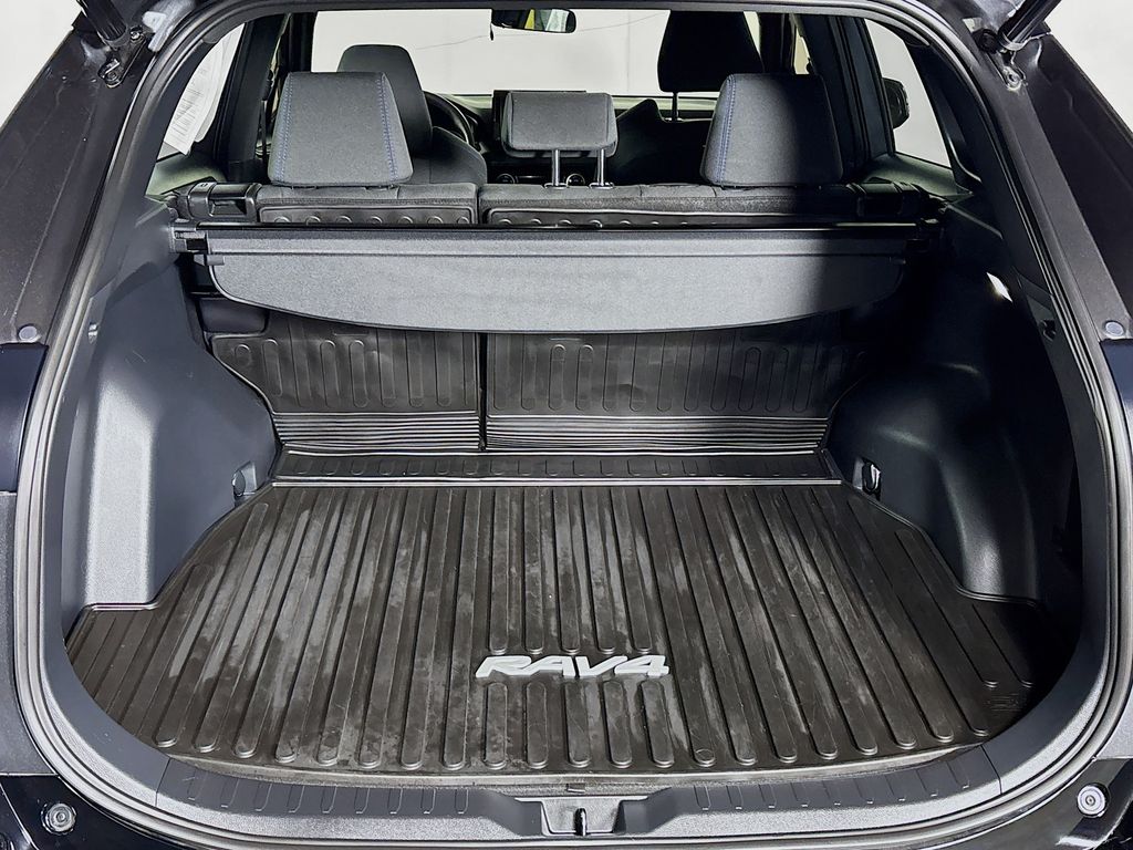 2022 Toyota RAV4 Hybrid SE photo 20
