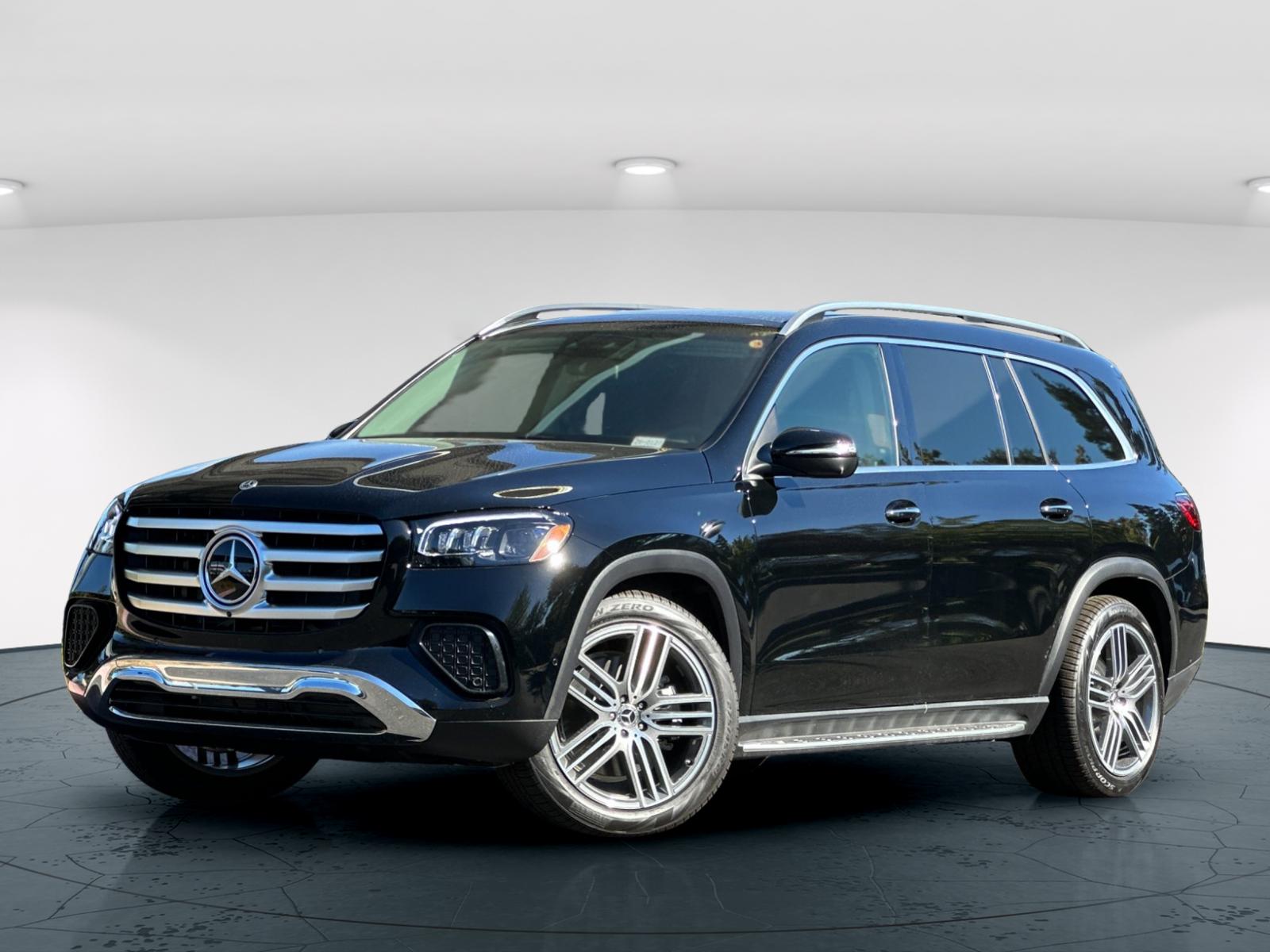 2026 Mercedes Benz GLS 450 4MATIC photo 2