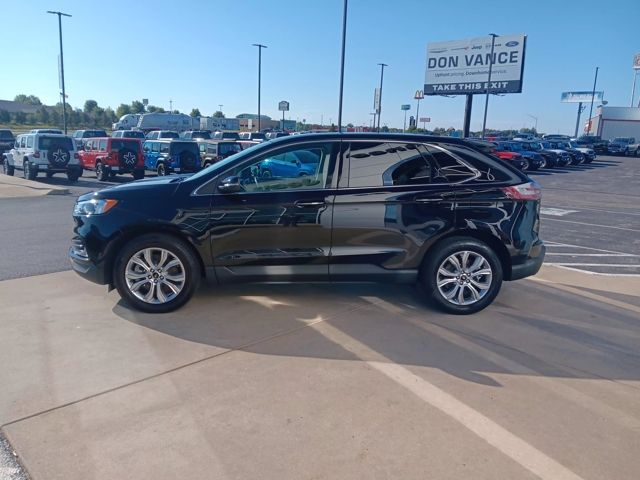 2024 Ford Edge Titanium photo 2