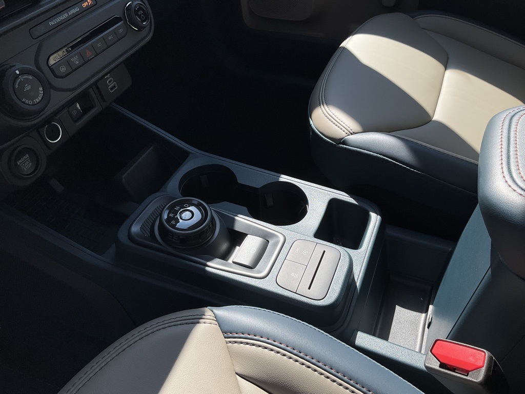 2025 Ford Maverick Lariat photo 14