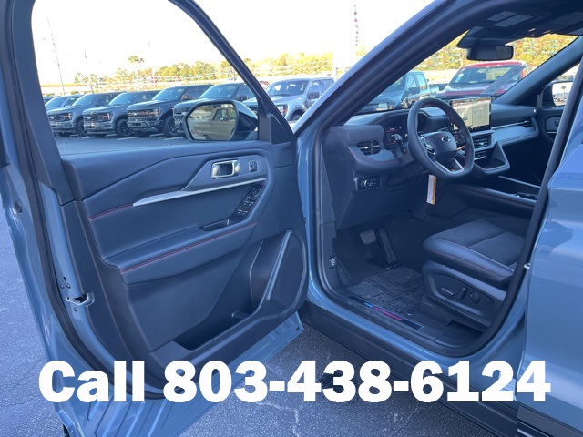 2026 Ford Explorer ST photo 4