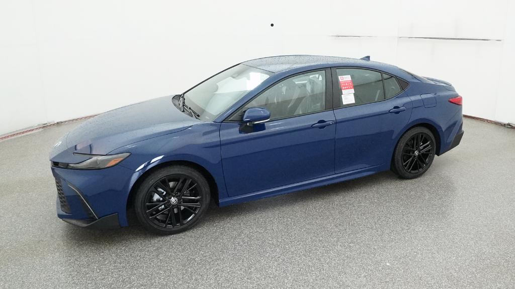 2025 Toyota Camry SE photo 7