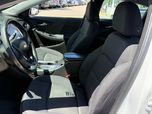 Used 2016 Iridescent Pearl Tricoat Chevrolet LT image 11