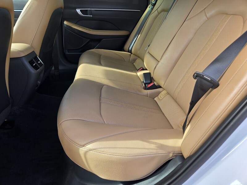 2022 Hyundai Sonata Hybrid Limited photo 11