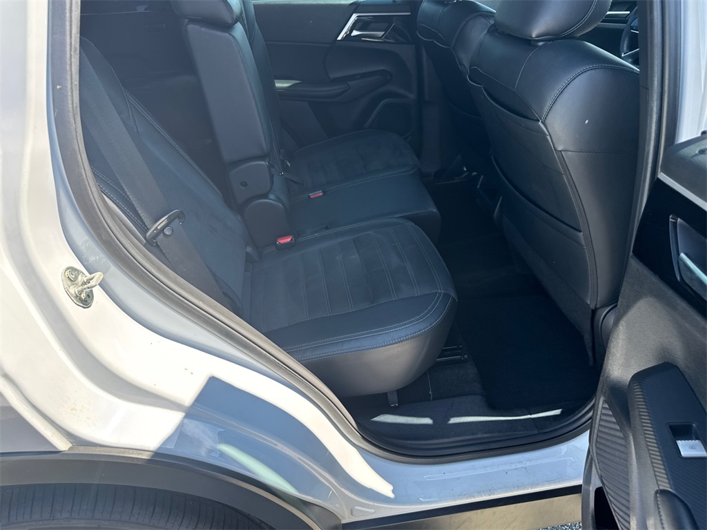 2023 Mitsubishi Outlander SE Black Edition photo 15