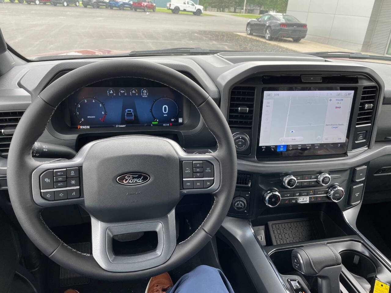 2025 Ford F-150 XLT photo 9
