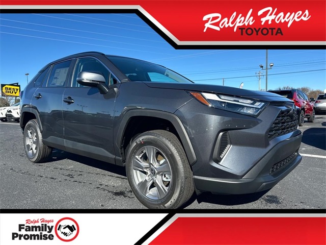 2025 Toyota RAV4 XLE's photo