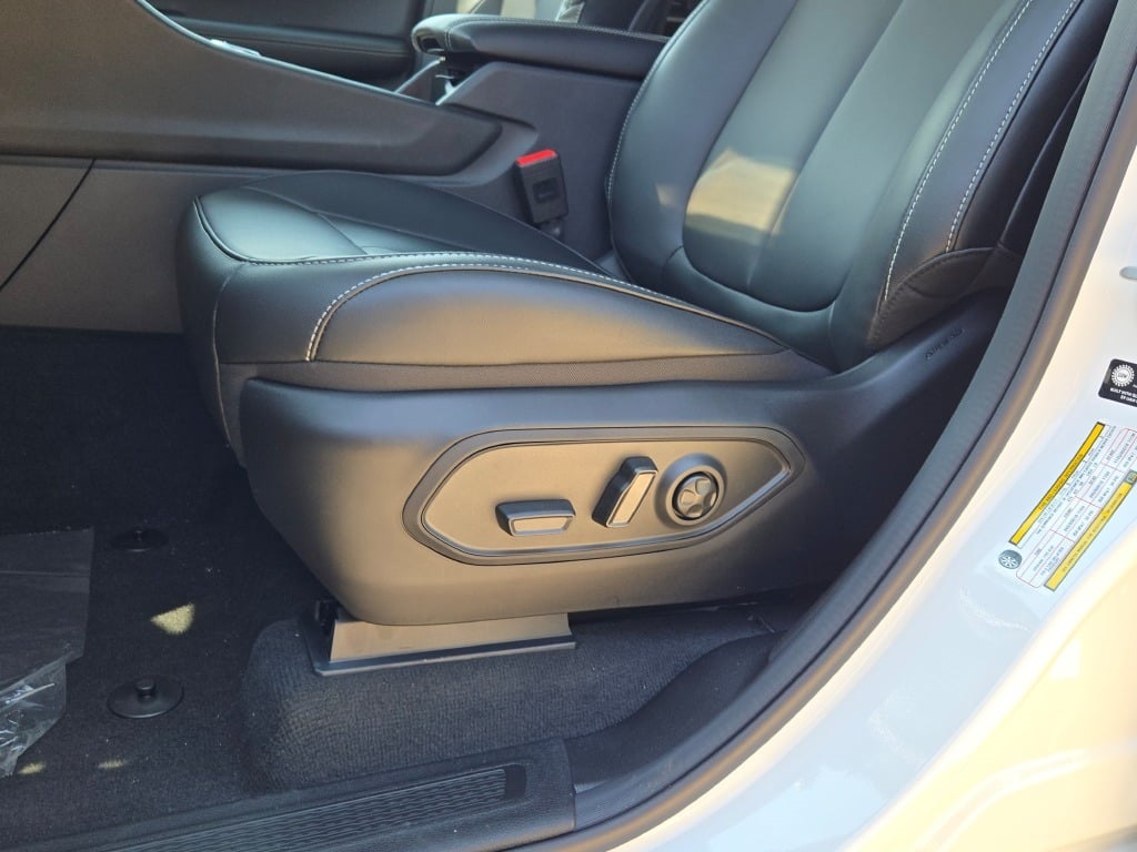 2025 Jeep Grand Cherokee Limited photo 24