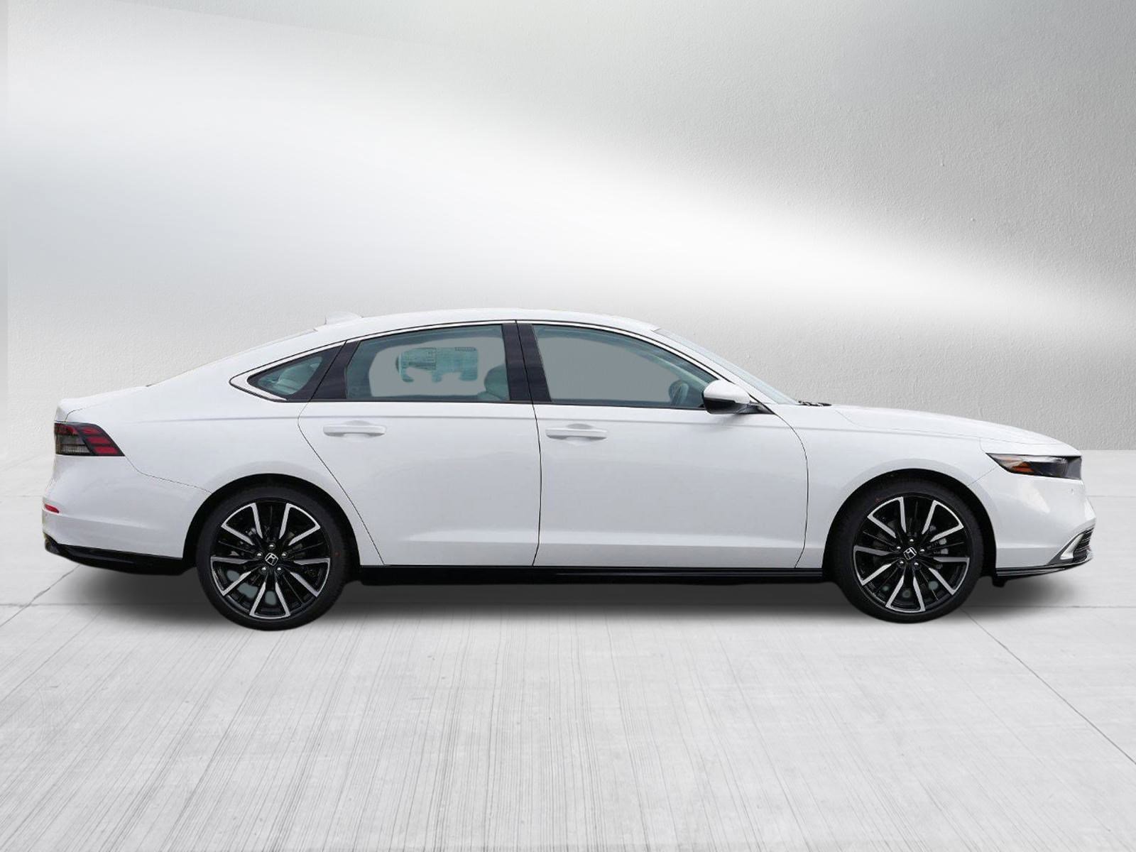 2025 Honda Accord Hybrid Touring photo 8