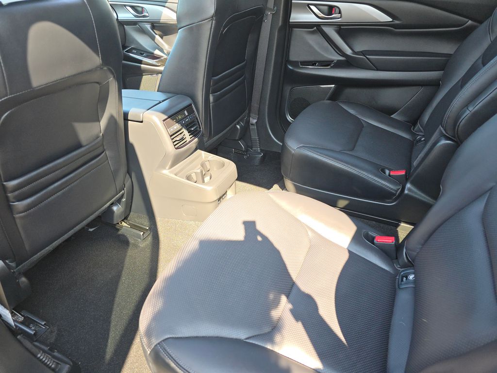 2022 Mazda CX-9 Touring photo 12