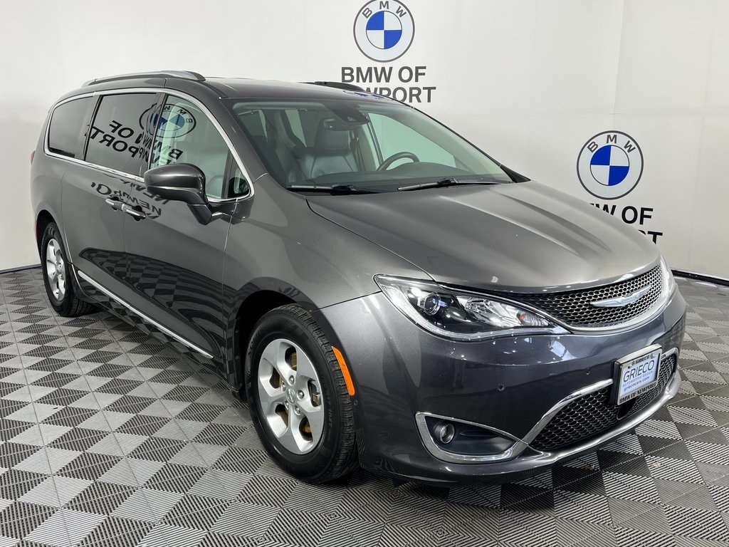 2017 Chrysler Pacifica Touring-L Plus