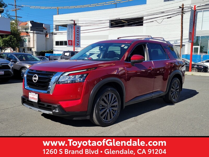 2022 Nissan Pathfinder SL