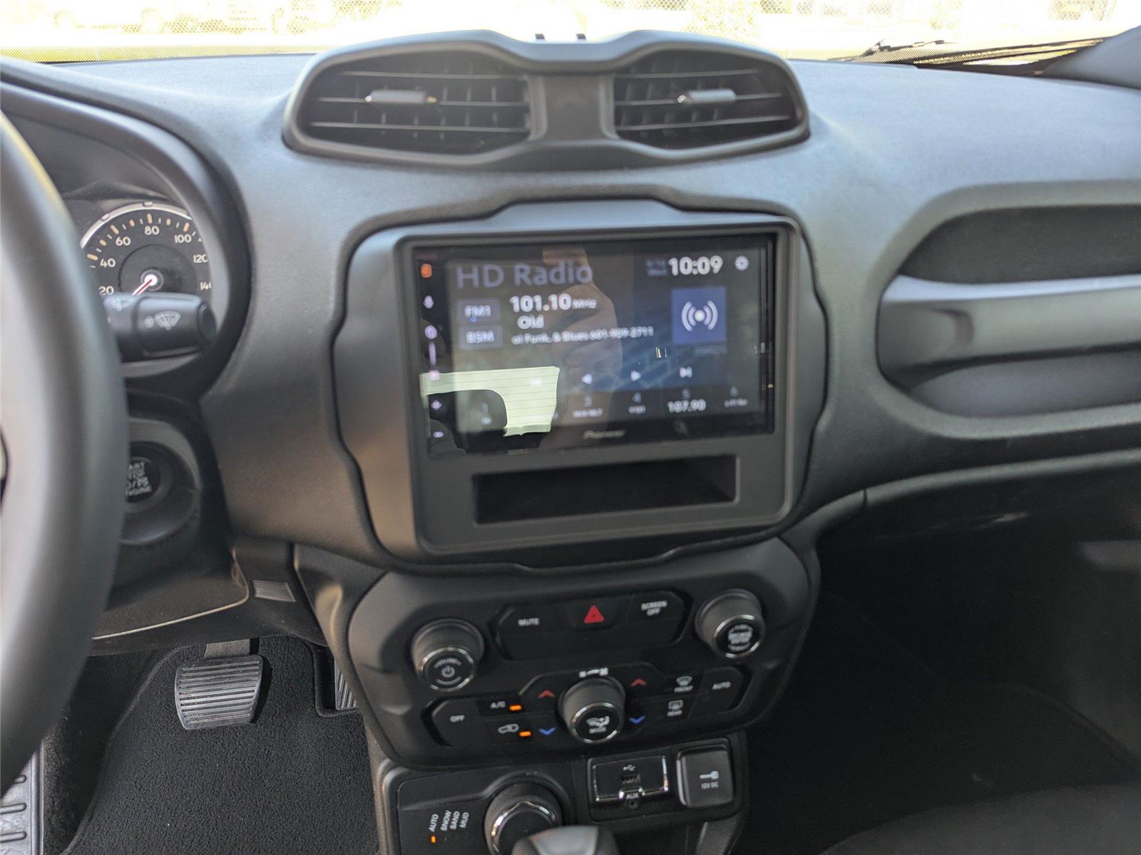 2018 Jeep Renegade Latitude North Edition photo 21