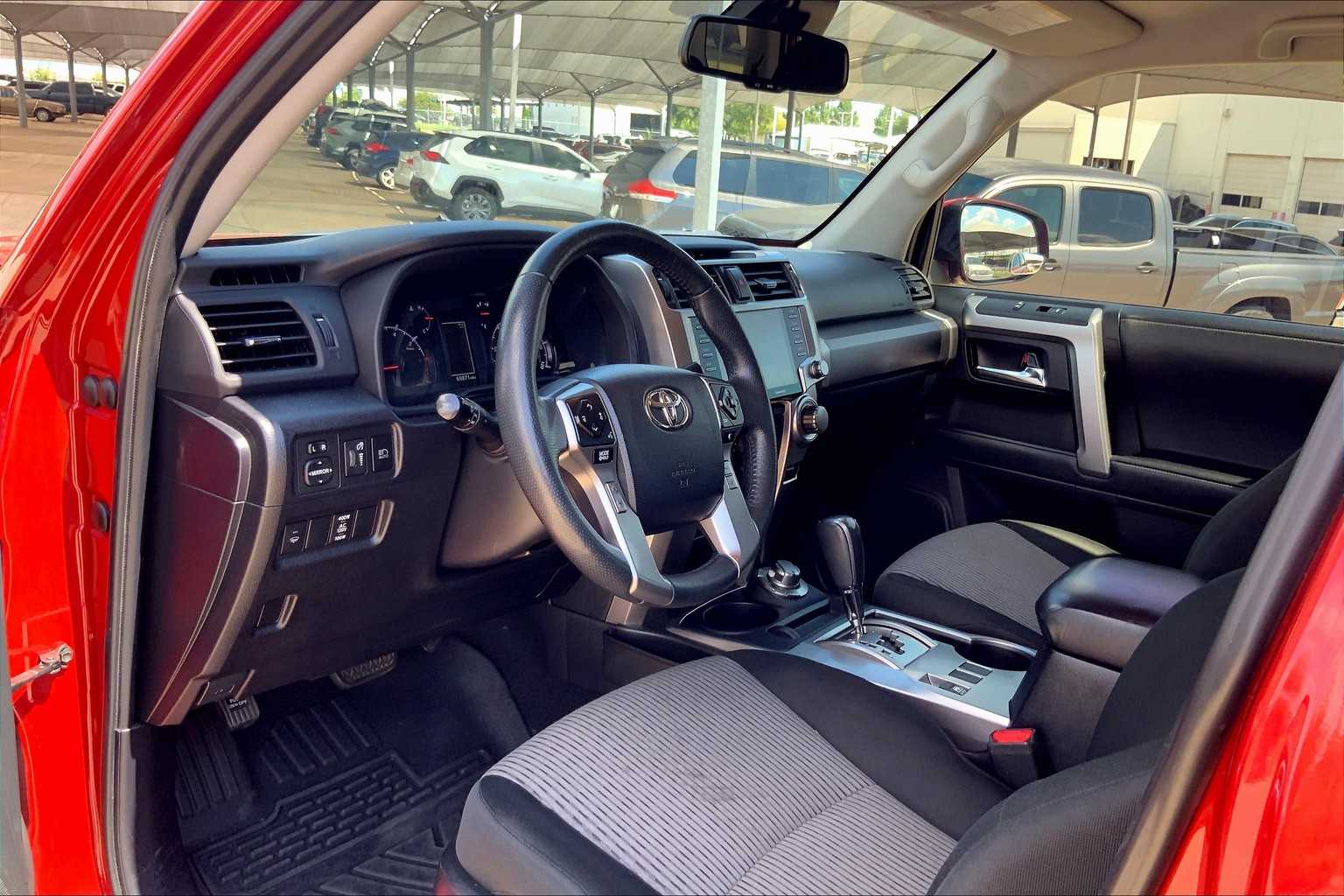 2021 Toyota 4Runner SR5 photo 12