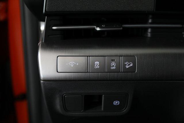2026 Hyundai Kona SE photo 13