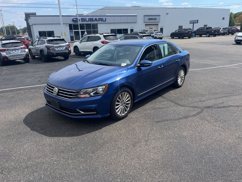 2017 Volkswagen Passat SE photo 4