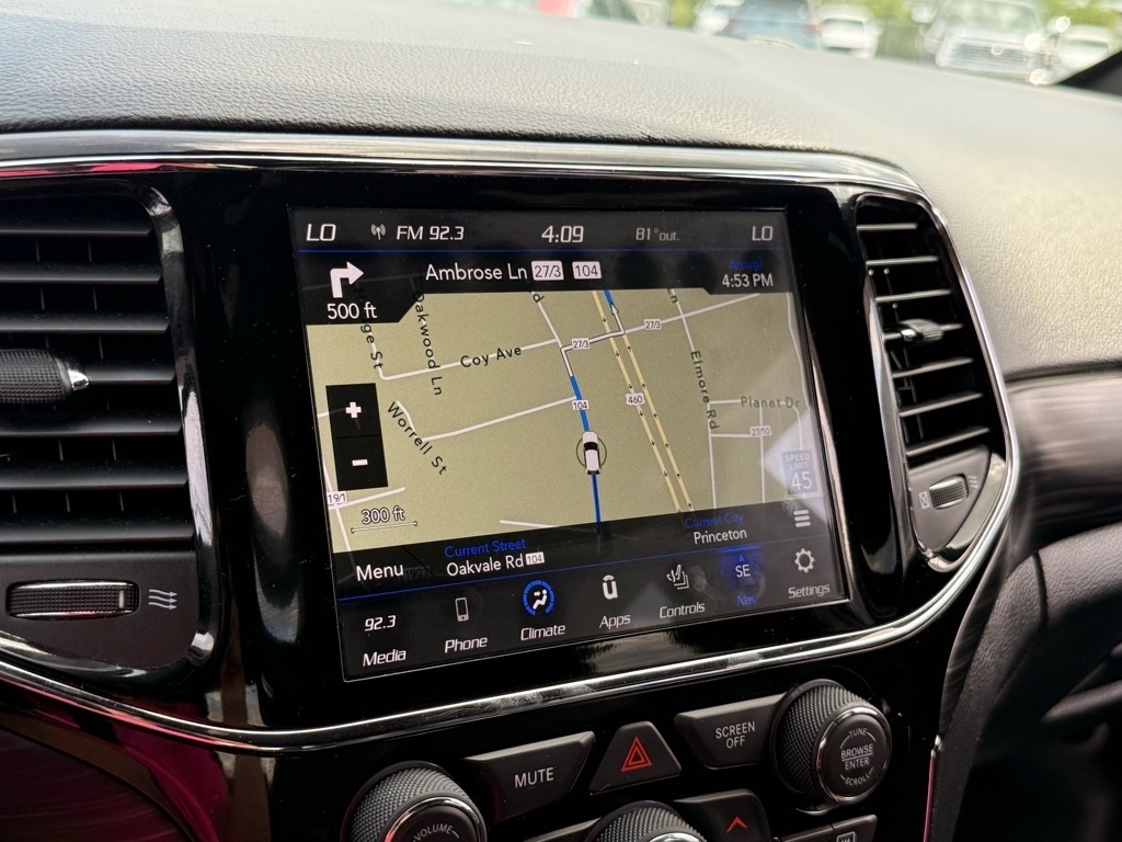 2020 Jeep Grand Cherokee Altitude photo 18