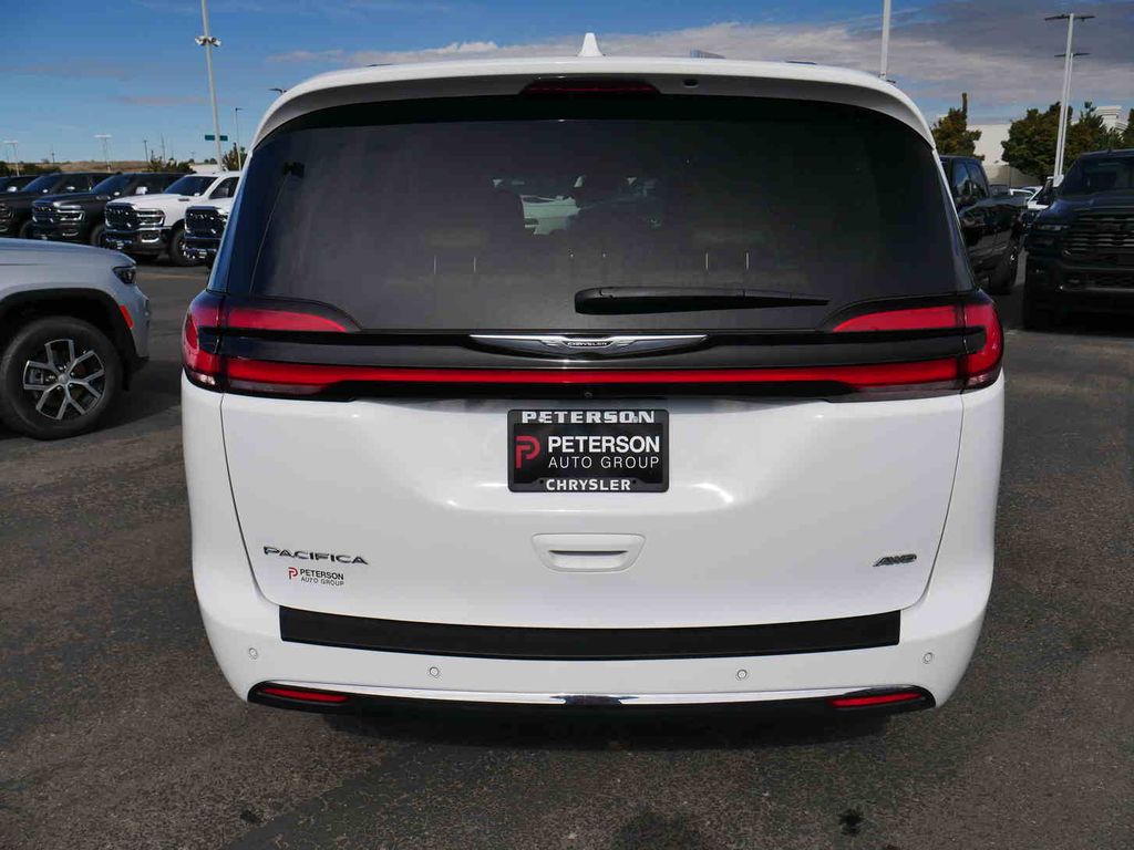 2021 Chrysler Pacifica Touring L photo 15