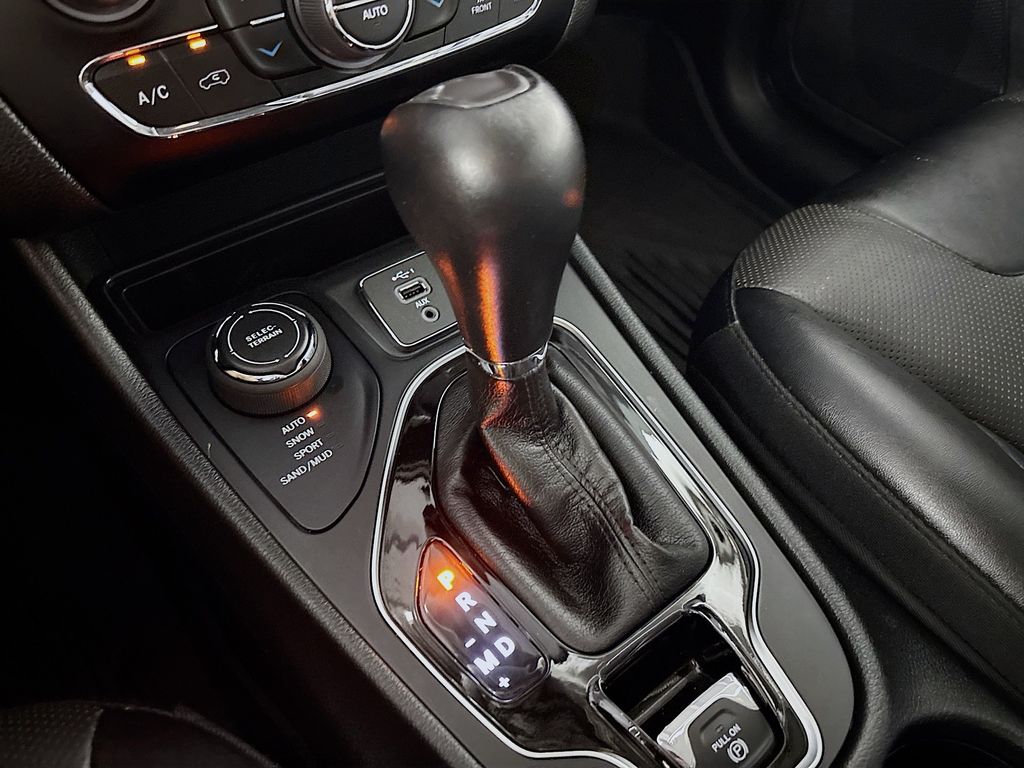 2022 Jeep Cherokee Limited photo 17