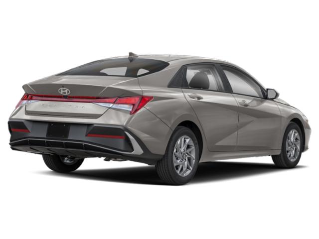 2026 Hyundai Elantra SEL Sport photo 3