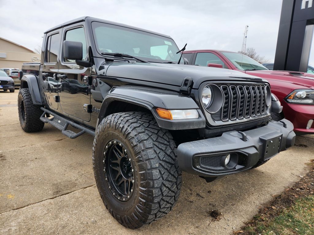 2024 Jeep Gladiator Nighthawk's photo