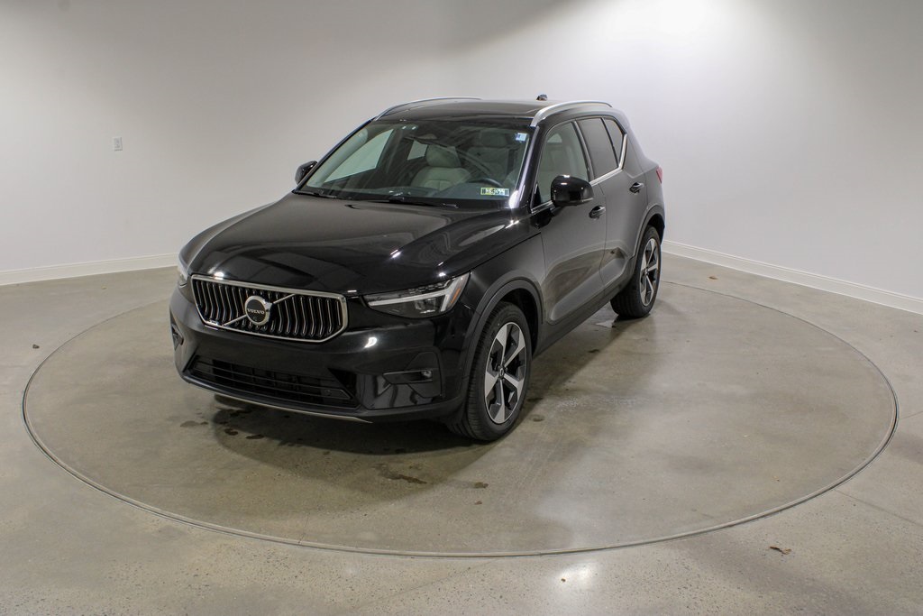 2025 Volvo XC40 Plus's photo