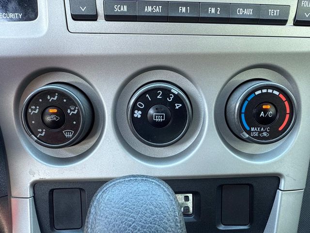 2012 Toyota Corolla Matrix L 4WD photo 25