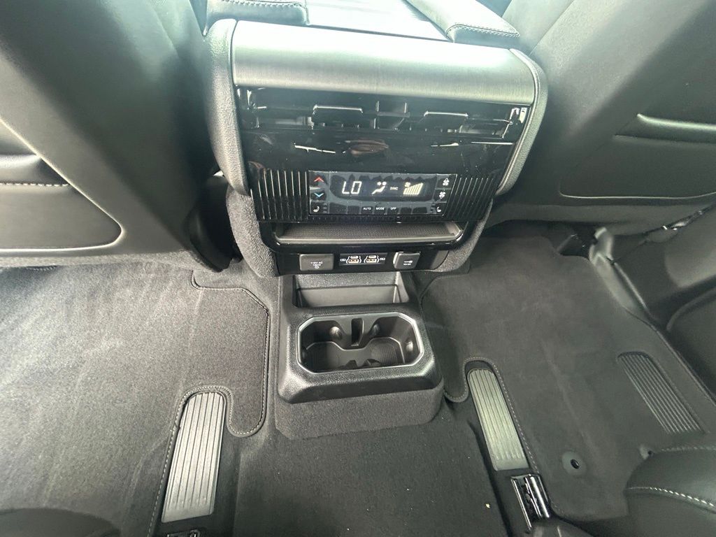 2025 Jeep Wagoneer Series II Carbide photo 23