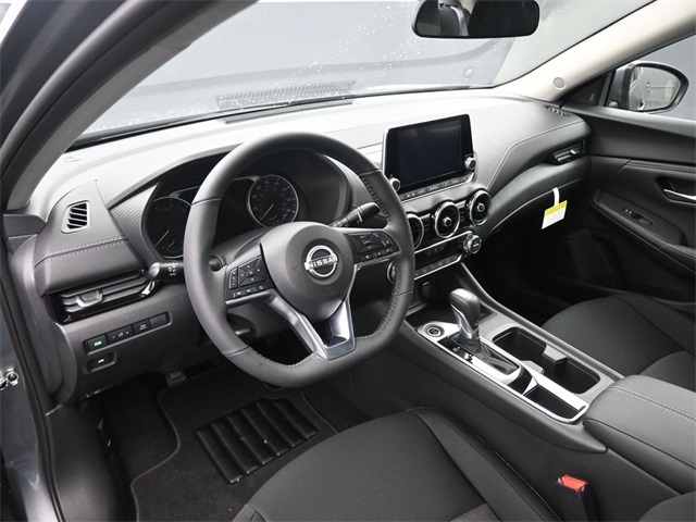 2025 Nissan Sentra SV photo 15