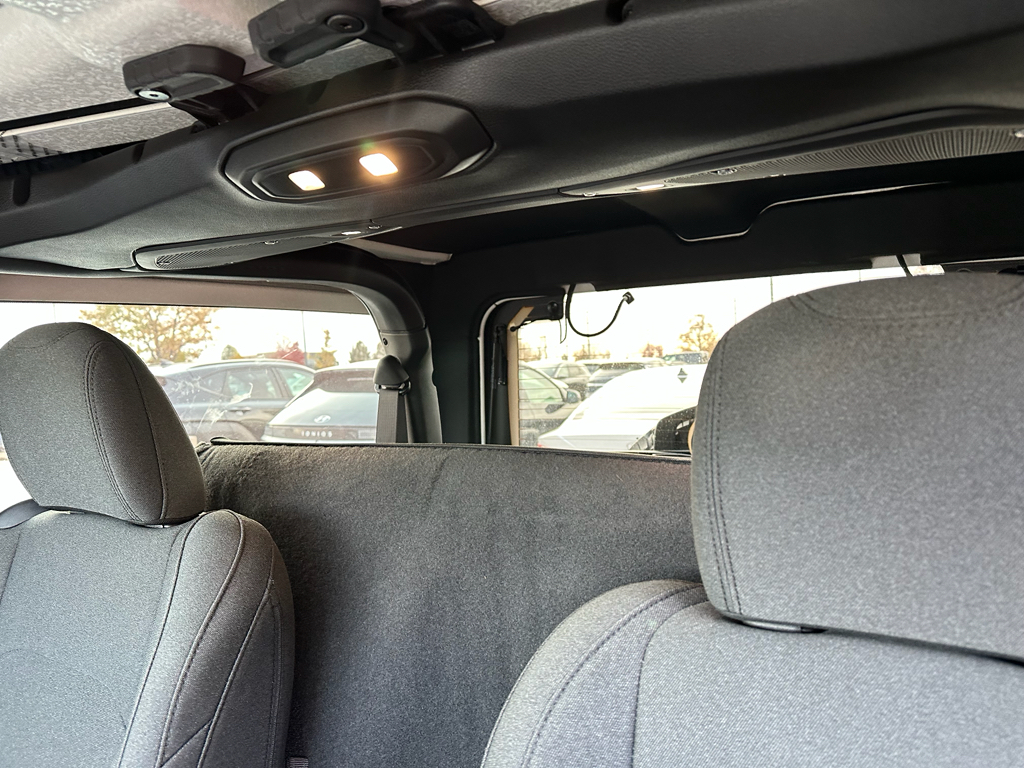 2024 Jeep Wrangler Willys photo 4