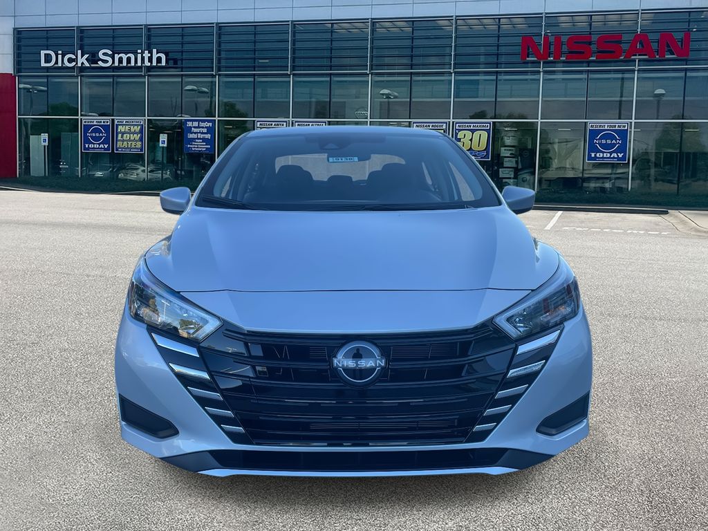2025 Nissan Versa 1.6 SV photo 2