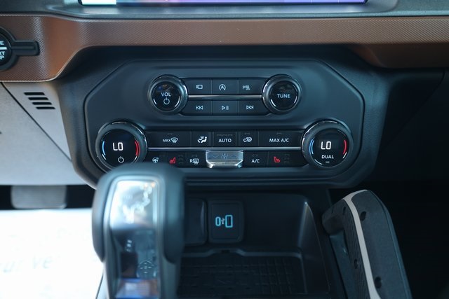 2024 Ford Bronco Outer Banks photo 13