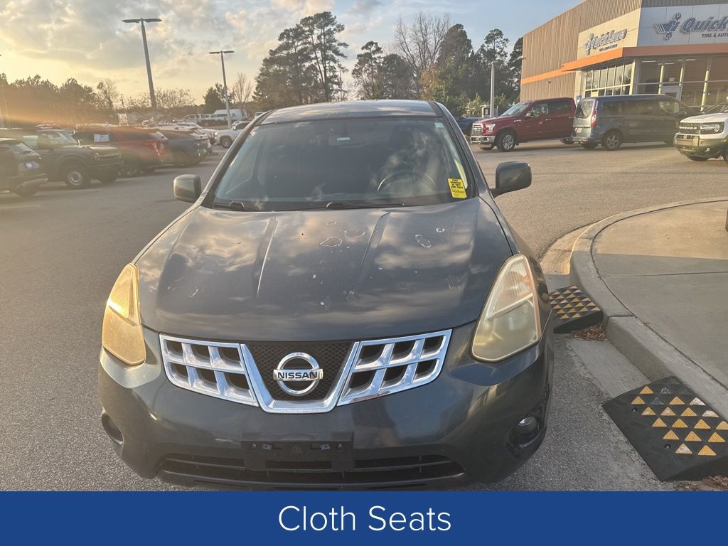 2013 Nissan Rogue S photo 2