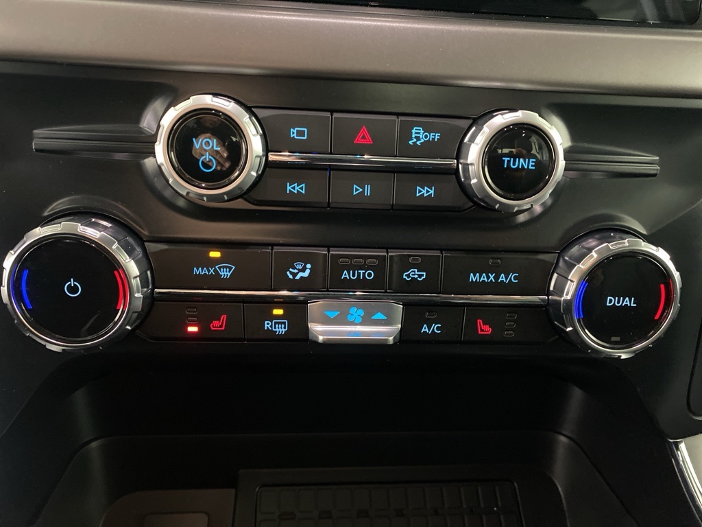 2025 Ford F-150 XLT photo 13