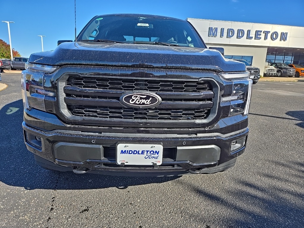 2025 Ford F-150 Lariat photo 2