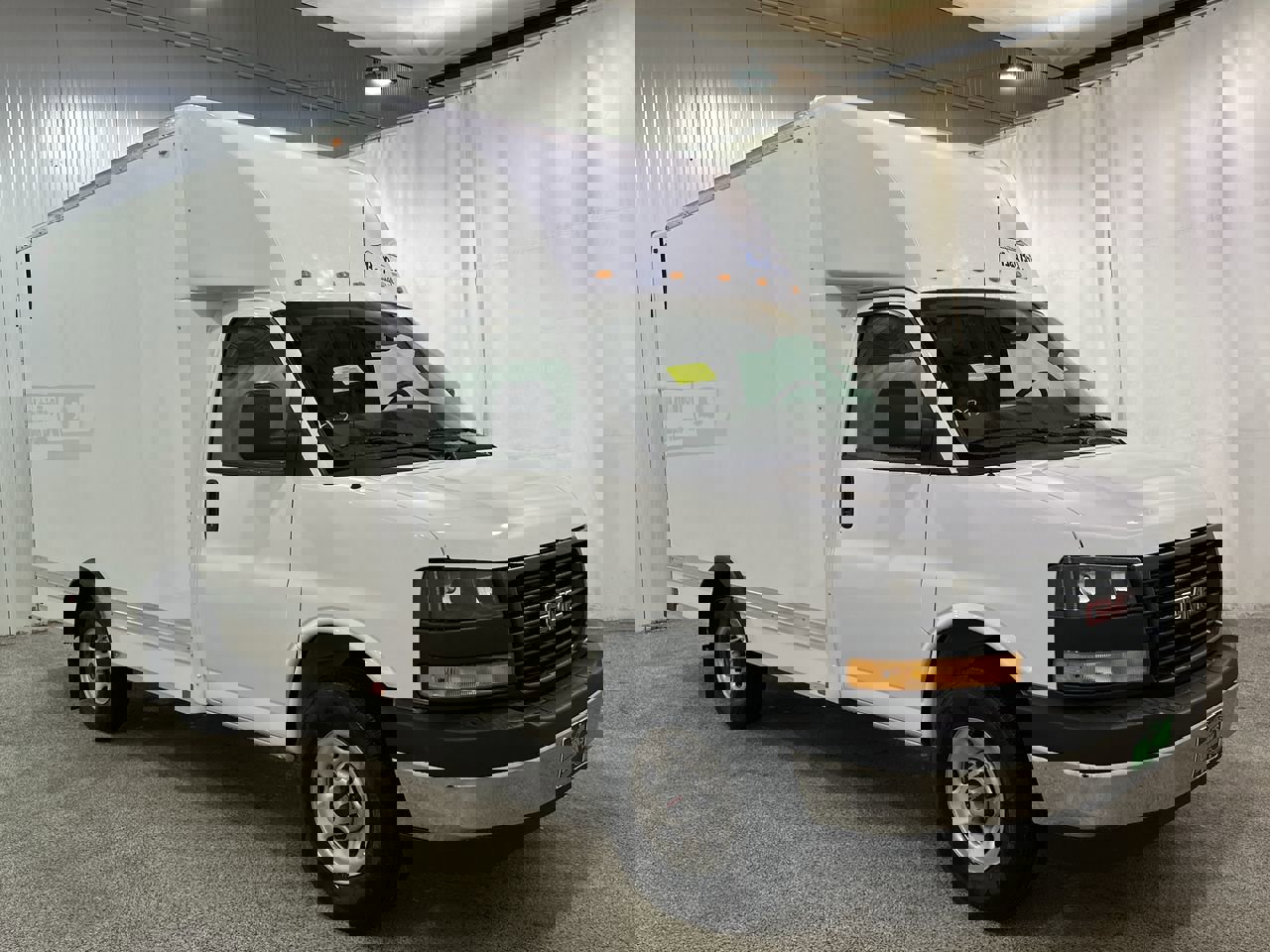 2025 GMC Savana Cutaway Work Van's photo