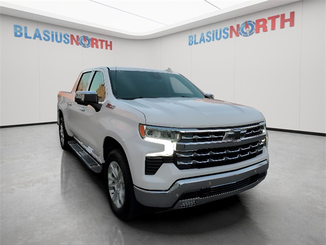 2023 Chevrolet Silverado 1500 LTZ photo 2