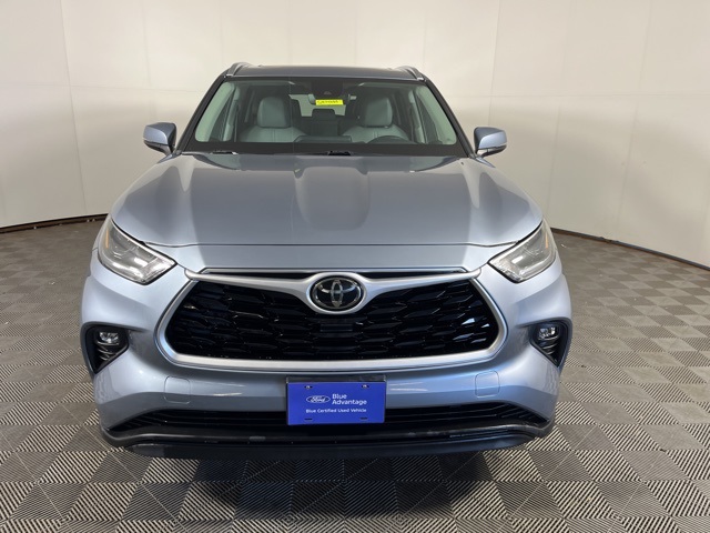 Certified 2021 Toyota Highlander XLE with VIN 5TDGZRBH8MS090299 for sale in Shakopee, Minnesota