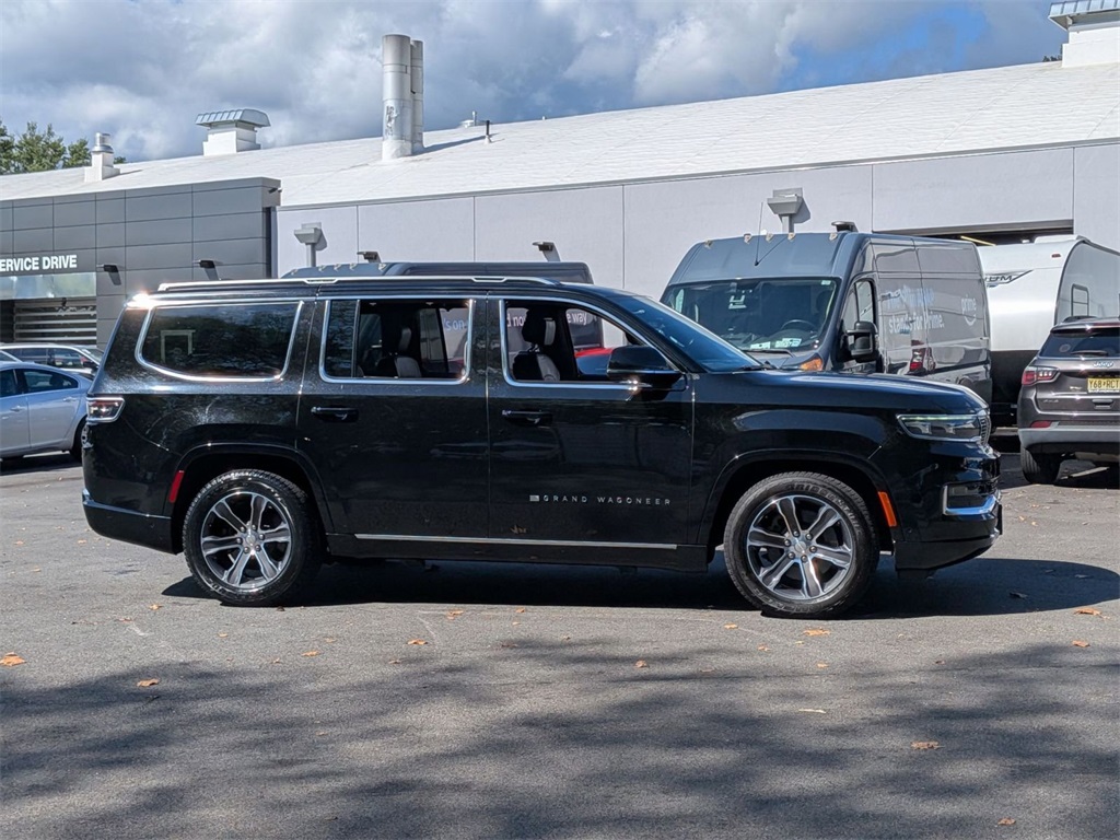 2022 Jeep Grand Wagoneer I photo 2