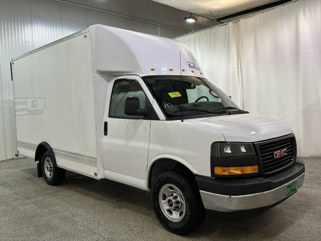 2025 GMC Savana Cutaway 3500 1WT