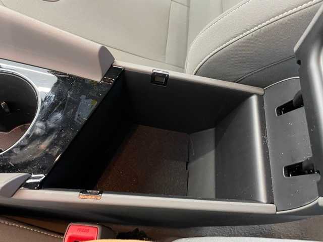 2024 Hyundai Elantra SEL Convenience photo 25