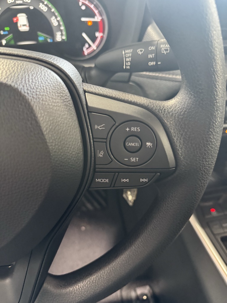 2025 Toyota RAV4 LE photo 31