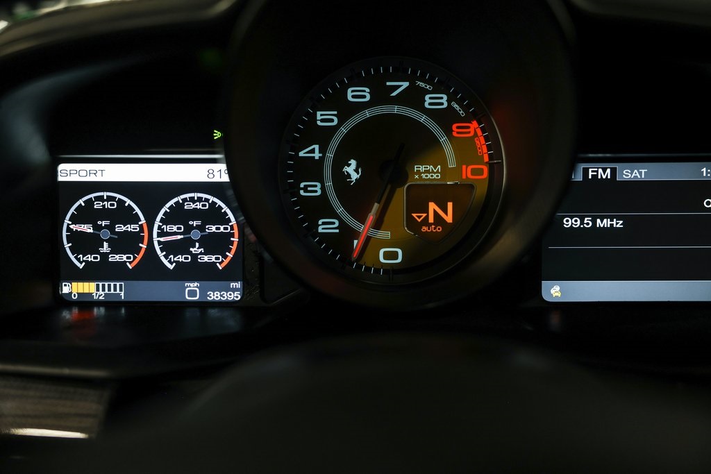 2010 Ferrari 458 Italia Base photo 24